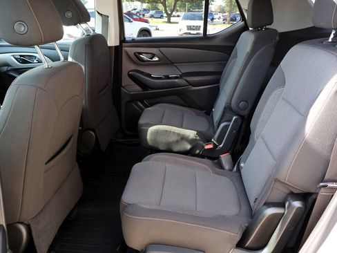 Used 2021 Chevrolet Traverse LT FWD image 15