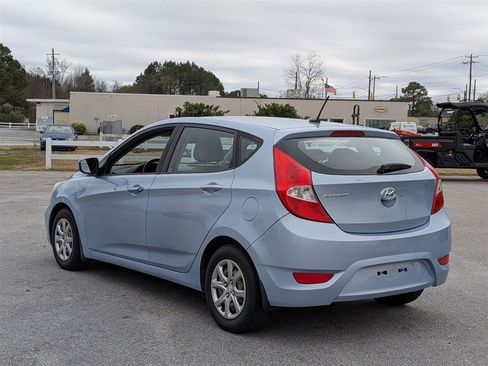 Used 2013 Hyundai Accent GS image 2