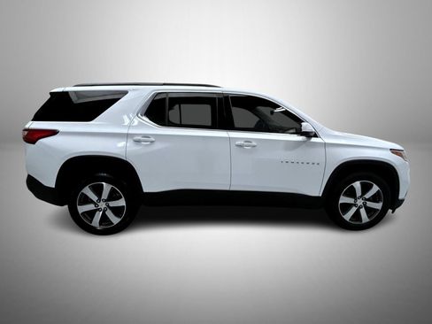 Used 2019 Chevrolet Traverse LT w/ LT Premium Package AWD/4WD image 4