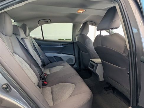 Used 2020 Toyota Camry LE image 14