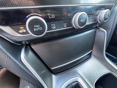 Used 2018 Honda Accord Sport image 31