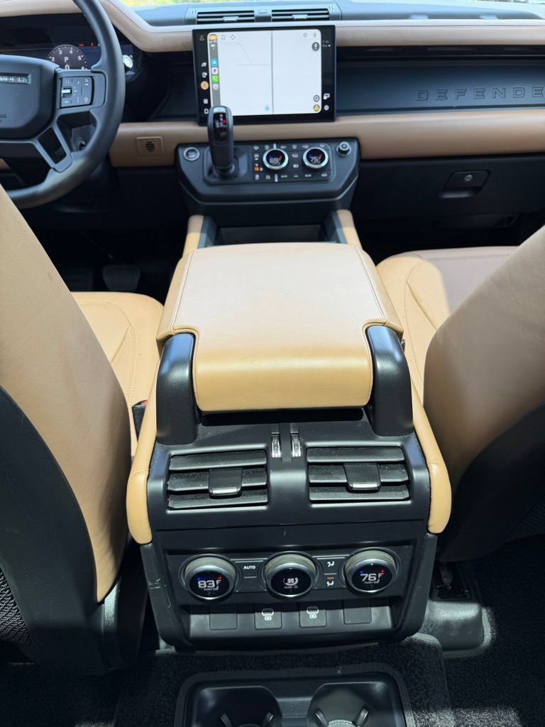 Used 2025 Land Rover Defender 130 X-Dynamic SE AWD/4WD image 16