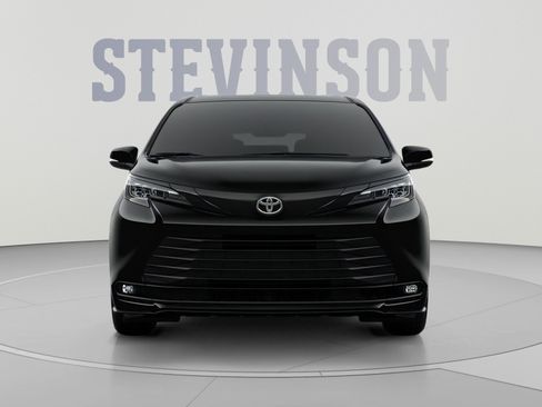 New 2026 Toyota Sienna XLE Woodland Edition AWD/4WD image 17