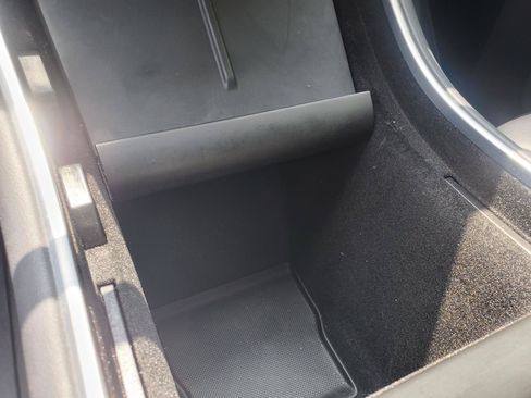 Used 2020 Tesla Model Y Long Range AWD/4WD image 28