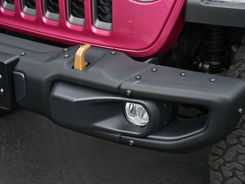 Used 2022 Jeep Wrangler Unlimited Rubicon w/ Xtreme Recon 35" Tire Package image 9