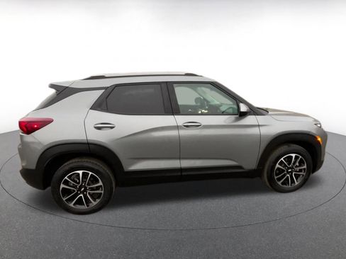 Used 2025 Chevrolet TrailBlazer LT image 16