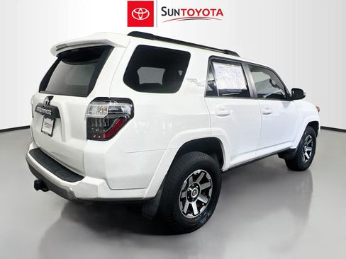 Used 2022 Toyota 4Runner TRD Off-Road Premium w/ Moonroof Package AWD/4WD image 4