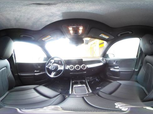 Used 2025 Mercedes-Benz GLB 250 image 47