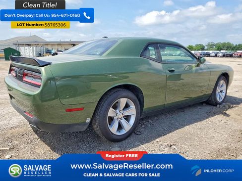 Used 2023 Dodge Challenger SXT RWD image 4