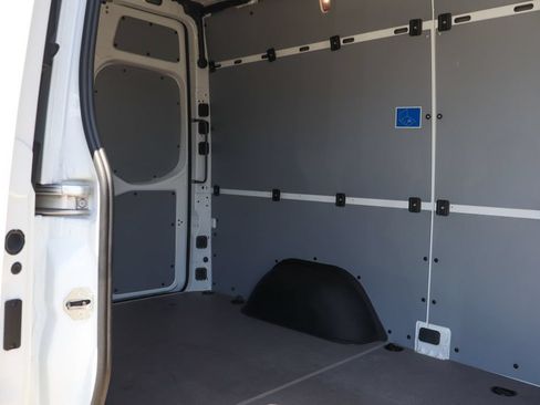 Used 2024 Mercedes-Benz Sprinter 2500 image 13