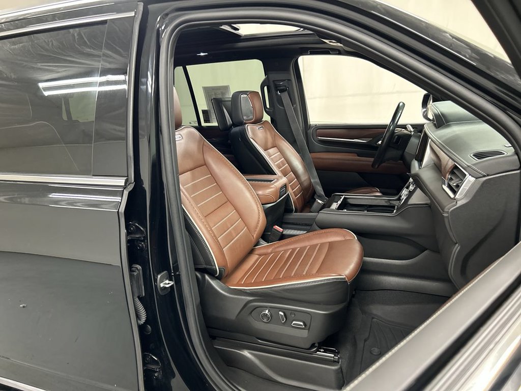 Used 2023 GMC Yukon Denali Ultimate AWD/4WD image 24