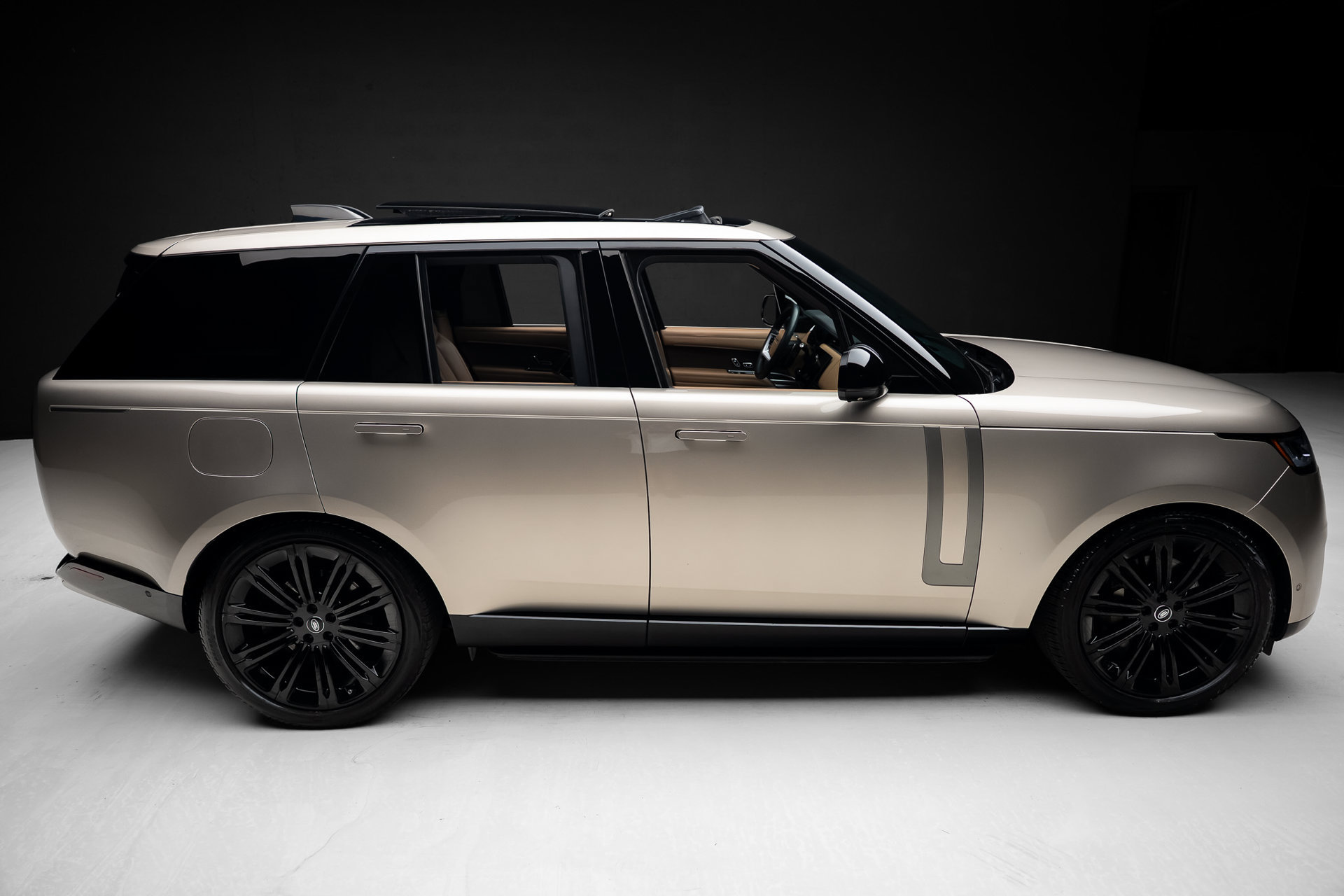 Used 2024 Land Rover Range Rover SE AWD/4WD image 32