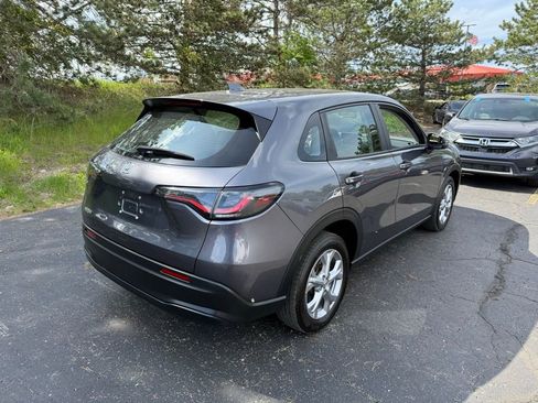 Certified 2023 Honda HR-V LX image 3