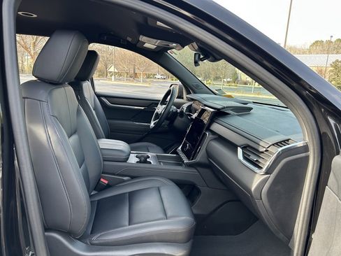 Used 2024 GMC Acadia Elevation image 50