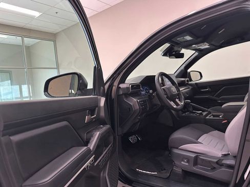 Certified 2025 Toyota Tacoma TRD Sport AWD/4WD image 21