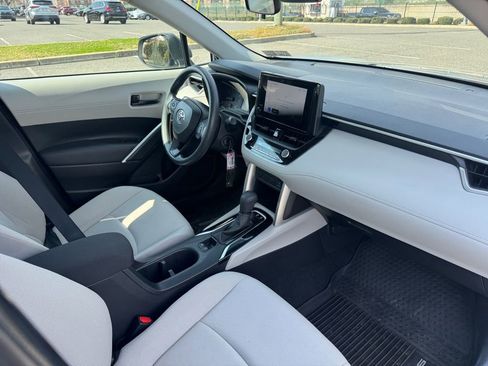 Used 2023 Toyota Corolla Cross L image 21