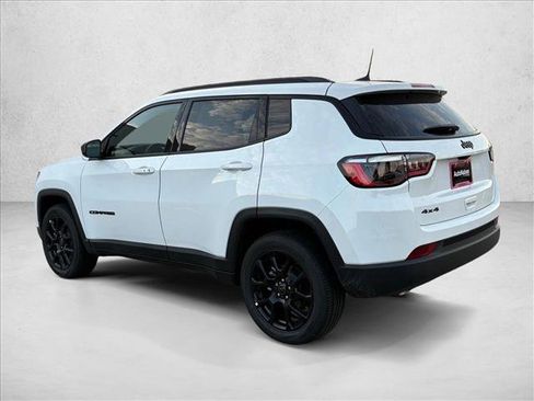 New 2026 Jeep Compass Latitude image 9