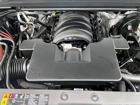 Used 2018 Chevrolet Suburban LT RWD image 31