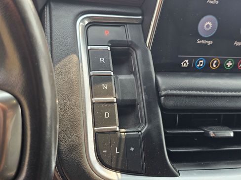 Used 2021 Chevrolet Suburban LT AWD/4WD image 32
