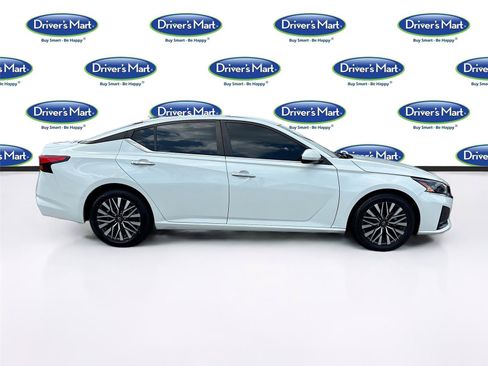 Used 2023 Nissan Altima 2.5 SV FWD image 8
