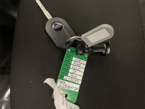 Used 2018 Ford Focus SE image 26