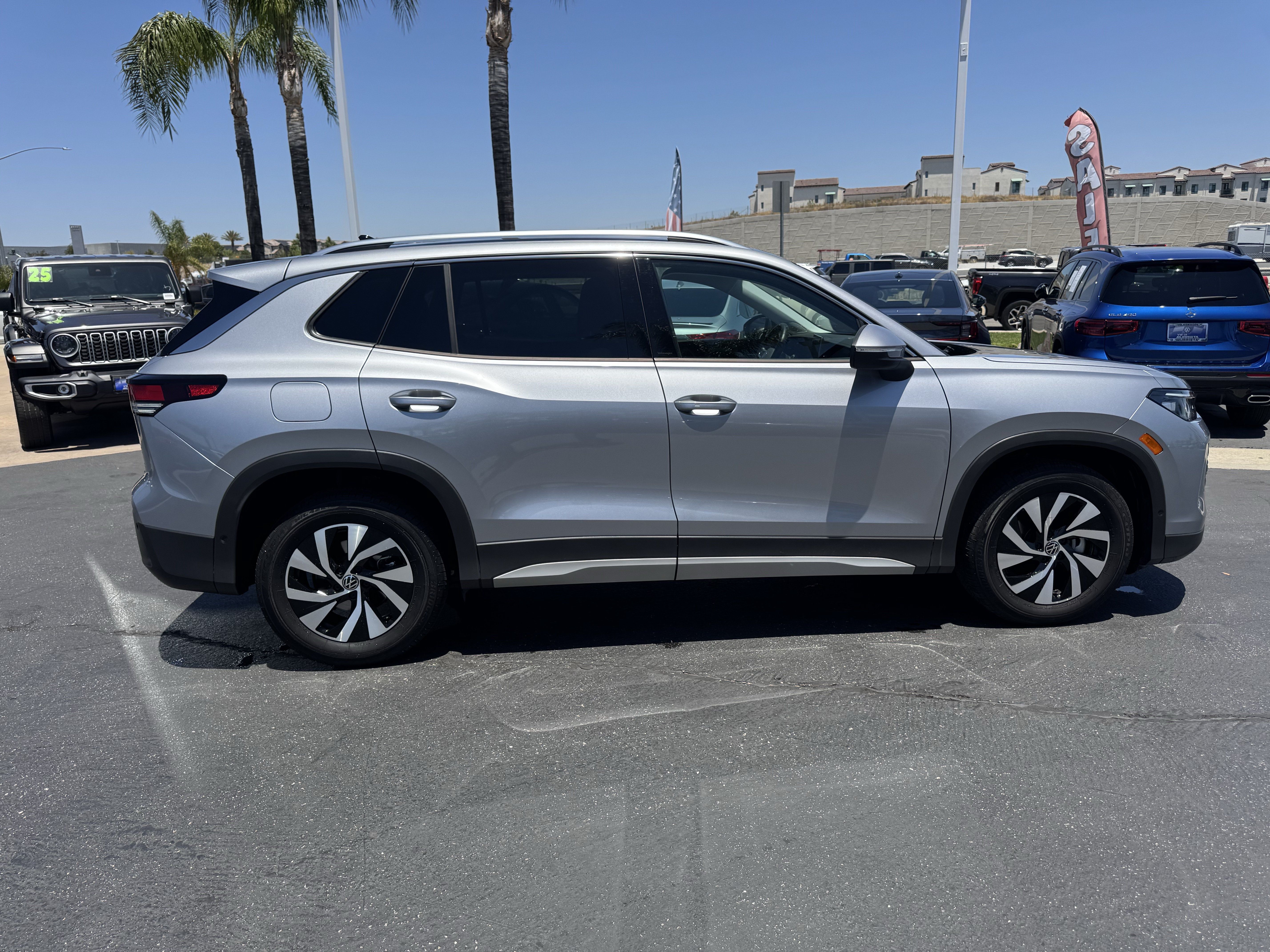 Certified 2025 Volkswagen Tiguan S FWD image 10