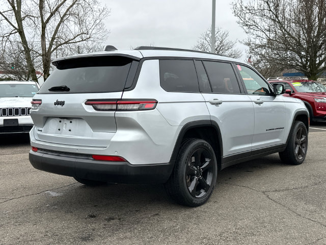 Used 2023 Jeep Grand Cherokee L Laredo AWD/4WD image 2