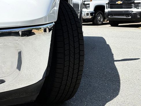 Used 2020 RAM 1500 Tradesman w/ Chrome Appearance Group RWD image 25