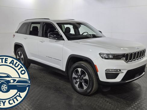 Used 2022 Jeep Grand Cherokee Limited 4xe image 1
