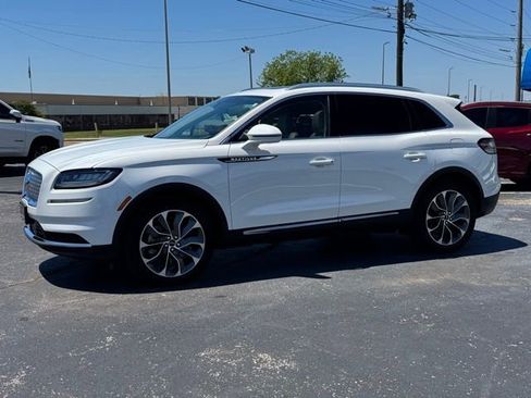 Used 2023 Lincoln Nautilus Reserve AWD/4WD image 3