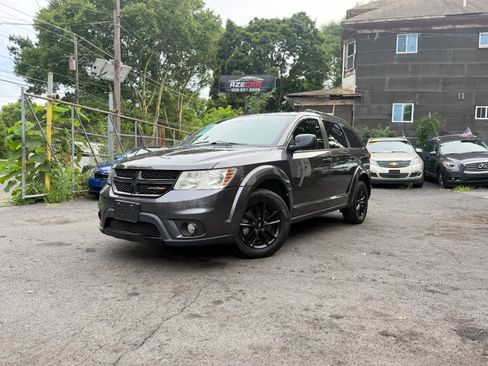 Used 2019 Dodge Journey SE w/ Connectivity Group FWD image 5