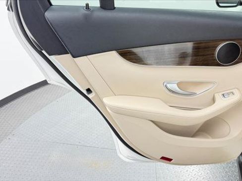 Used 2021 Mercedes-Benz GLC 300 image 17
