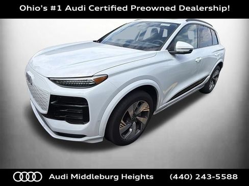Used 2025 Audi Q6 e-tron Premium Plus w/ Premium Plus AWD/4WD image 2