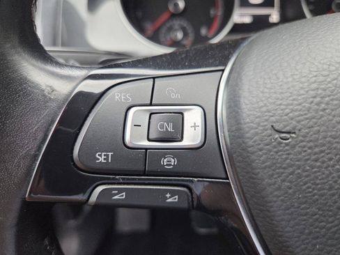 Used 2019 Volkswagen Golf S AWD/4WD image 27