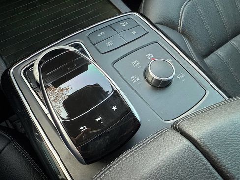 Used 2019 Mercedes-Benz GLS 450 4MATIC w/ Premium 1 Package image 49