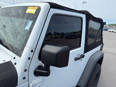 Used 2015 Jeep Wrangler Sport w/ Quick Order Package 23S AWD/4WD image 14