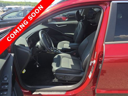 Used 2023 Kia Niro Wind w/ Wind Preserve Package FWD image 6