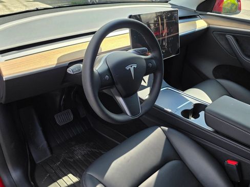 Used 2025 Tesla Model Y Long Range AWD/4WD image 9