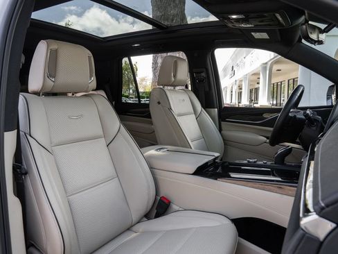 Used 2023 Cadillac Escalade Premium Luxury w/ Performance Package AWD/4WD image 28