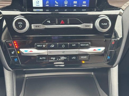 Used 2023 Ford Explorer Limited w/ Limited Technology Package image 26