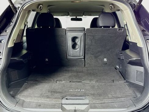 Certified 2018 Nissan Rogue SV image 26