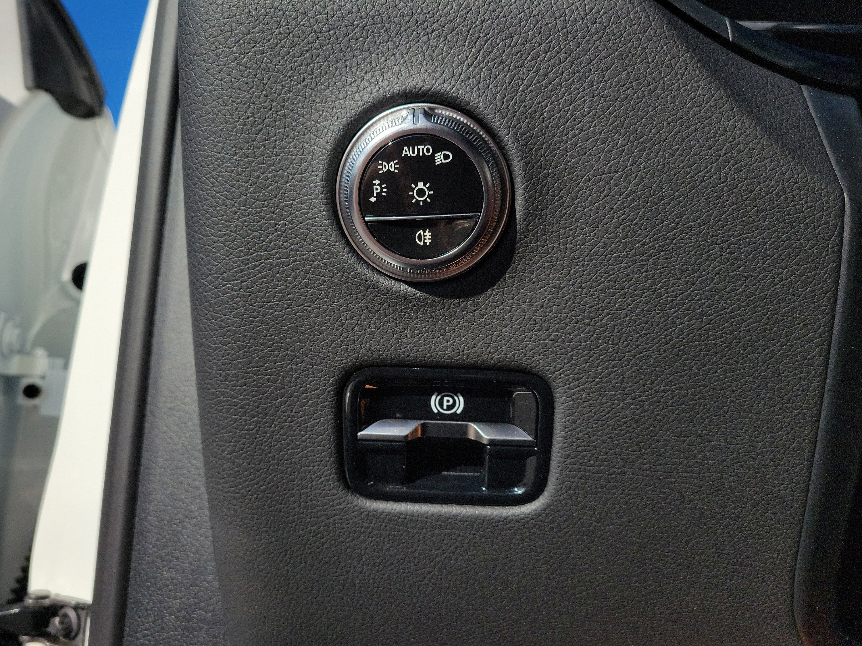 Certified 2026 Mercedes-Benz GLC 300 image 8