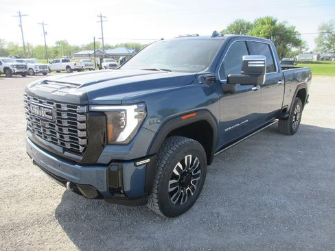 New 2026 GMC Sierra 2500 Denali Ultimate image 11
