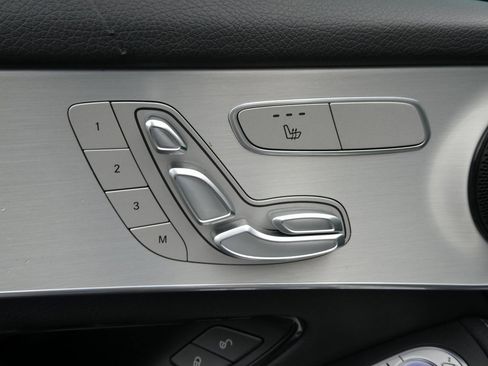 Used 2022 Mercedes-Benz GLC 300 4MATIC image 25