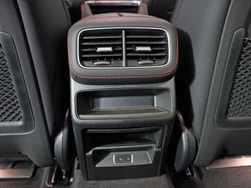 Certified 2026 Mercedes-Benz GLE 53 AMG 4MATIC image 31