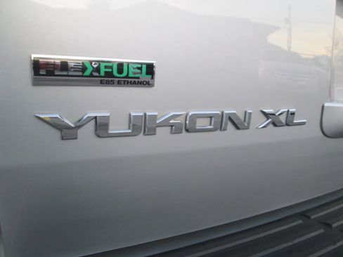 Used 2012 GMC Yukon XL SLT w/ SLT-2 Equipment Package image 7