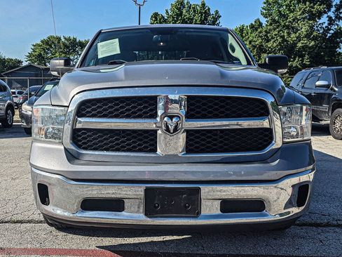 Used 2019 RAM 1500 Classic SLT w/ Luxury Group AWD/4WD image 2