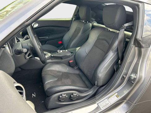 Used 2020 Nissan 370Z Touring Sport RWD image 34