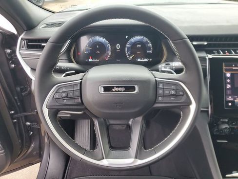 New 2025 Jeep Grand Cherokee L Altitude RWD image 19