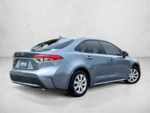 Used 2020 Toyota Corolla LE FWD image 2